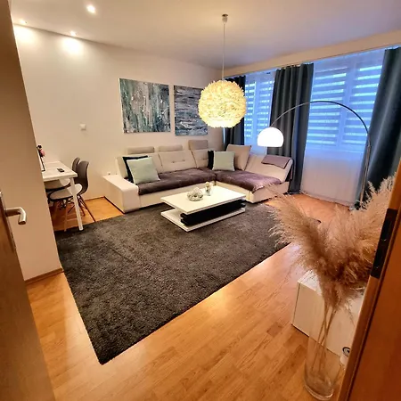 Banska - Centre & Private Parking Apartment Banska Bystrica