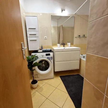 Banska - Centre & Private Parking Apartament